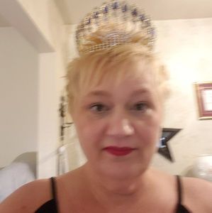 Meet your Posher, Bobbie